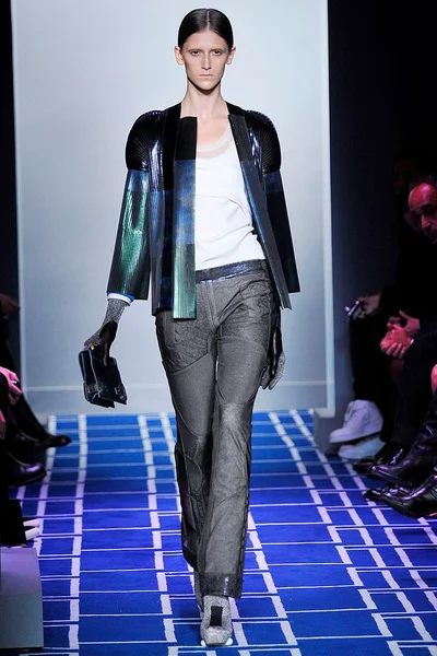 Look 12